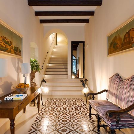 巴勒莫 Palazzo Arone Dei Baroni Di Valentino酒店 外观 照片